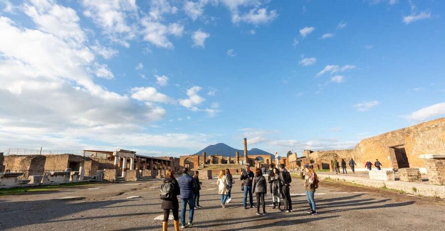 From Rome: Sorrento & Pompeii Day Tour with Hotel Pickup - The early Rome pickup sets the tone