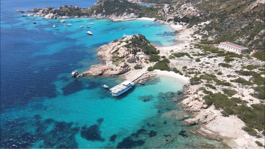 From Santa Teresa Gallura: La Maddalena Full-Day Boat Tour - Crowds, seating, and the best time to go