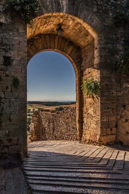 From Siena: Chianti and Castles Tour with Wine Tastings - Castellina in Chianti and its medieval setting