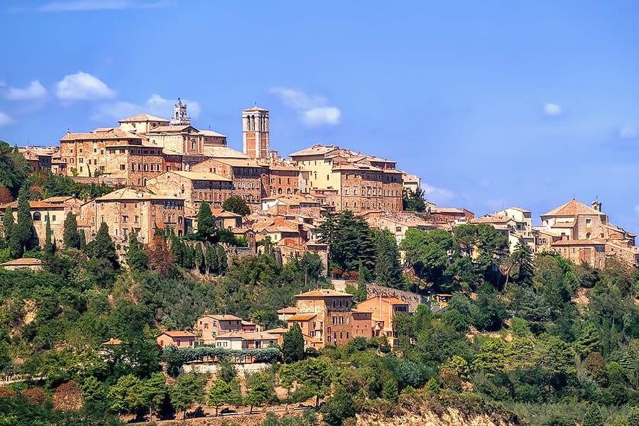 From Siena: Tuscany Hills Wine Tour - Montepulciano: the grandest town stop