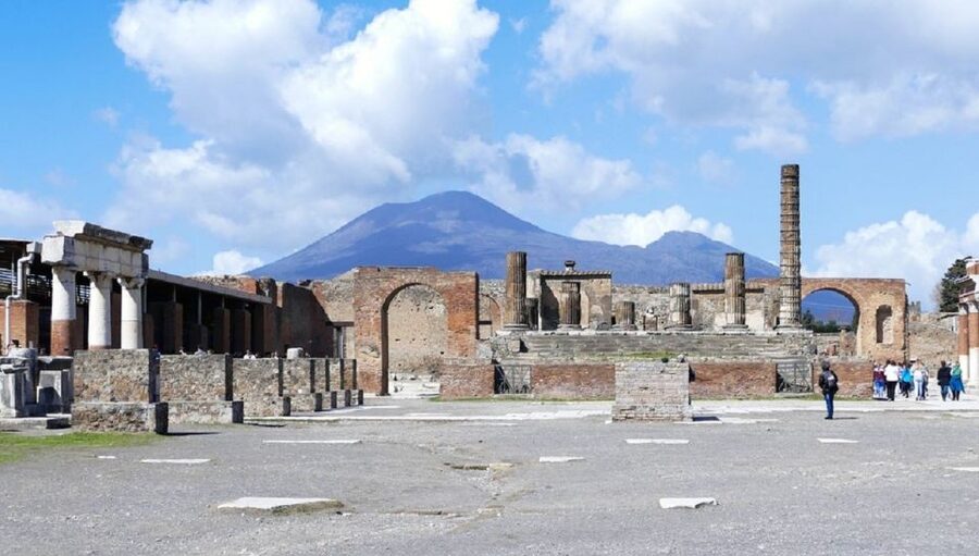 From Sorrento: Day Tour to Pompeii Ruins and Mount Vesuvius - Pickup from Sorrento and the ride north