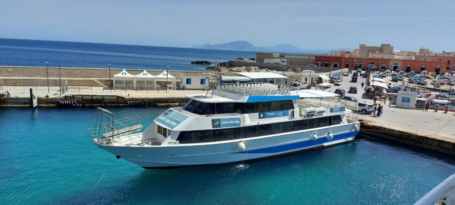 From Trapani: Favignana and Levanzo Mini Cruise with Lunch - The first 45 minutes at sea