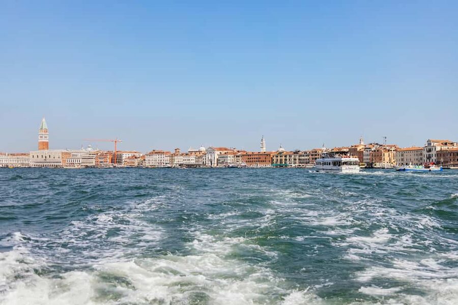 From Venice: Murano & Burano Guided Tour by Private Boat - Murano glass: a short look at a serious craft