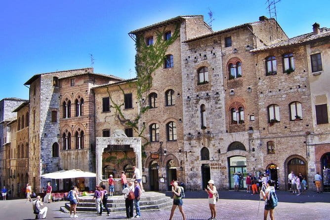 Full Day Tour to Val d'Orcia and Gladiator's Fields with Wines - What to know before you book