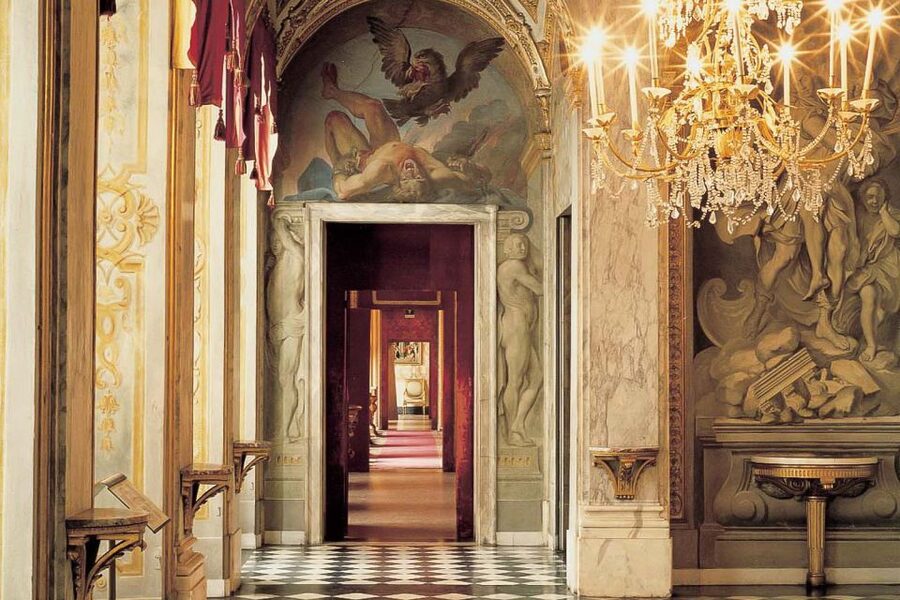 Genoa: 2-Hour Guided Walking Tour of the Historical Center - Starting on Via Garibaldi, Genoa’s grandest street