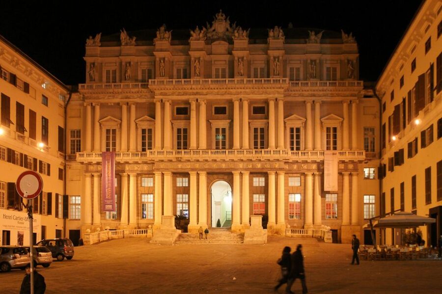 Genoa: 2-Hour Guided Walking Tour of the Historical Center - The Doge Palace and Opera House along the route