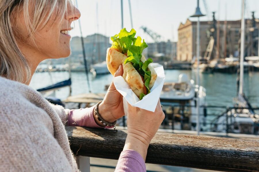 Genoa: Aquarium of Genoa with Lunch - Who will enjoy this most?
