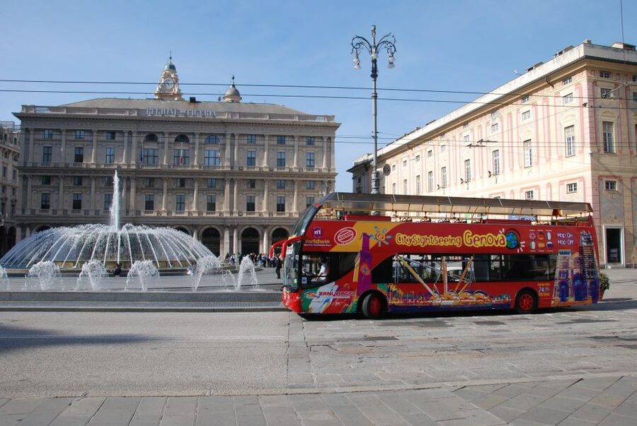 Genoa: Hop-on Hop-off Tour Ticket - Blue Coastline Line: from the port to Boccadasse