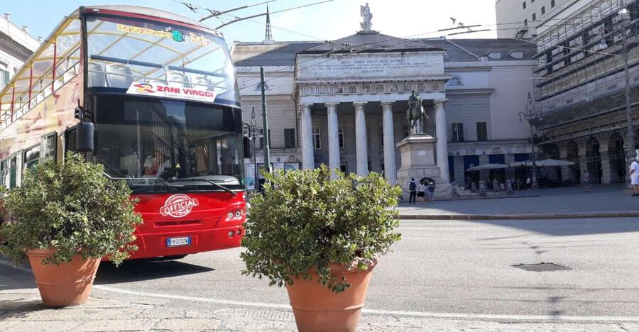 Genoa: Hop-on Hop-off Tour Ticket - Comfort on hot, rainy, and crowded days
