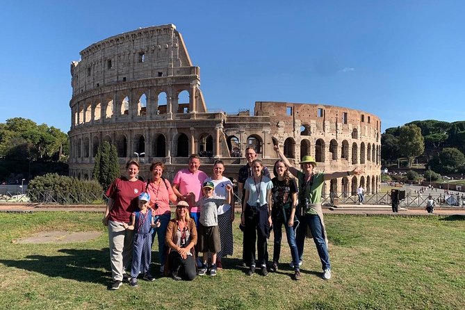 German Kolosseum und Forum Romanum - Entering the Colosseum with a guide