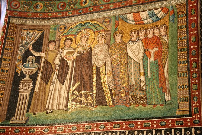 Guided Tour of Mosaic Tiles in Ravenna - Group size, audio, and the quiet-church problem