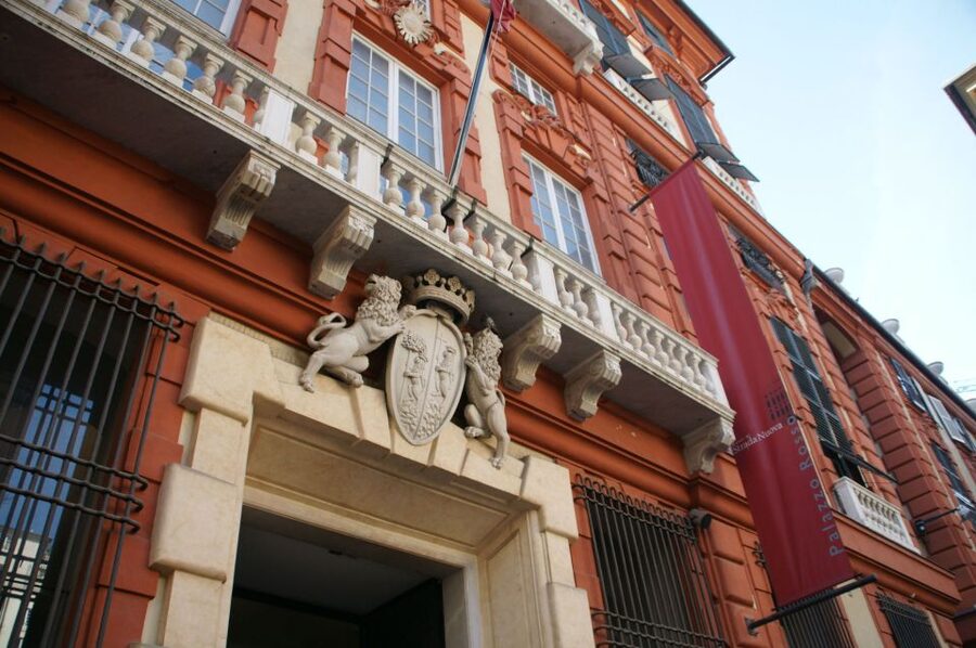 Guided Tour of Rolli Palaces UNESCO Site, Genoa - The bilingual format: helpful, but slower