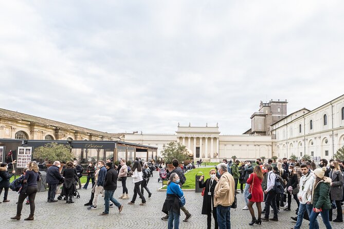 Guided Tour Vatican Museums & Sistine Chapel with Basilica Access - Pio Clementino Museum and its famous statues