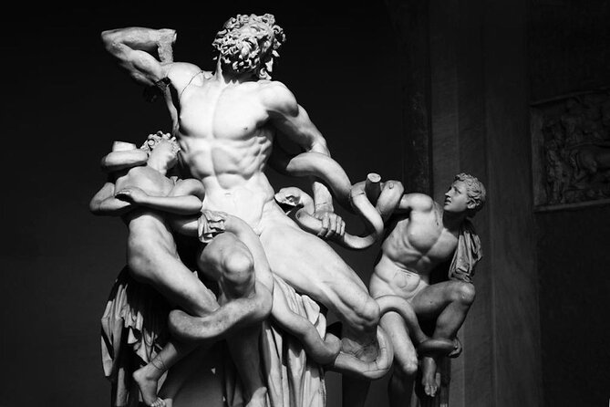 Guided Tour Vatican Museums & Sistine Chapel with Basilica Access - Courtyard of the Pine Cone