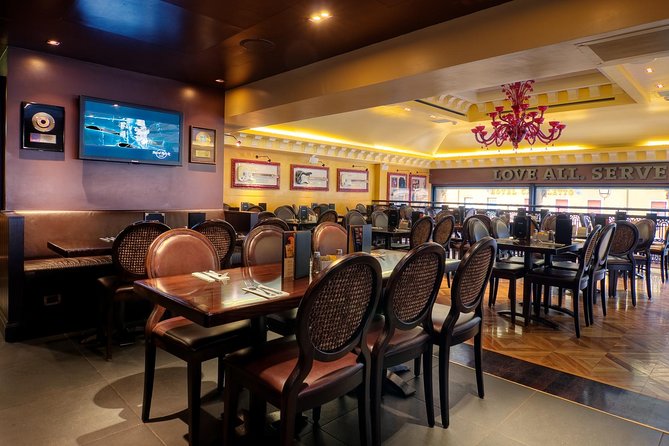 Hard Rock Cafe Venice with Set Lunch or Dinner - The canal, gondolas, and Venetian design