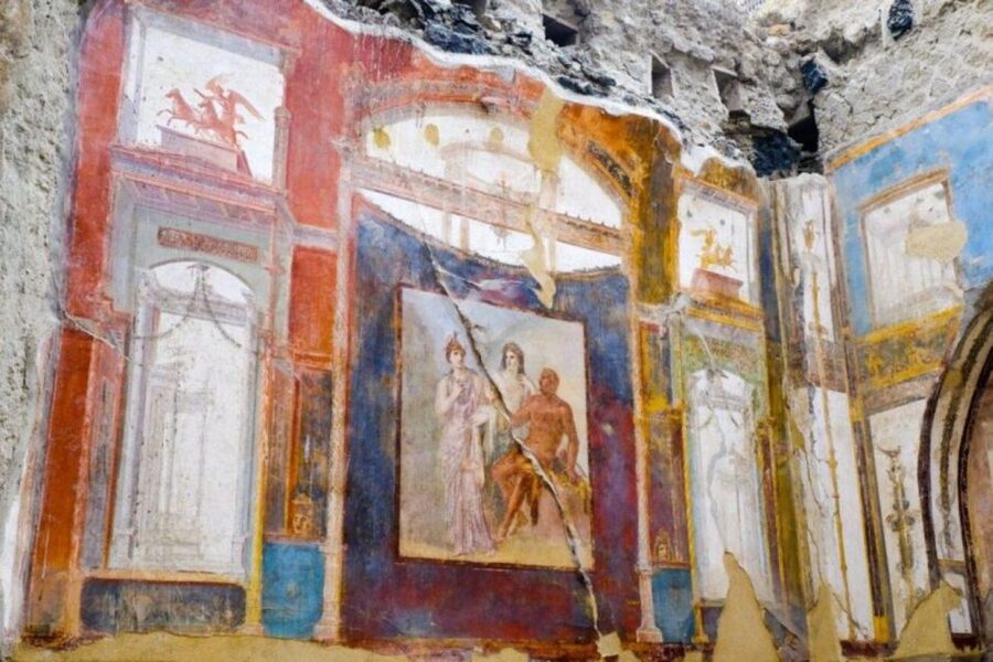 Herculaneum: Skip The Line Entrance ticket + Audioguide - Why Herculaneum feels different from Pompeii