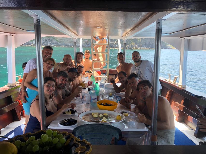 Ischia: Island Boat Tour with Neapolitan Lunch & Snorkeling - Key points to know before booking