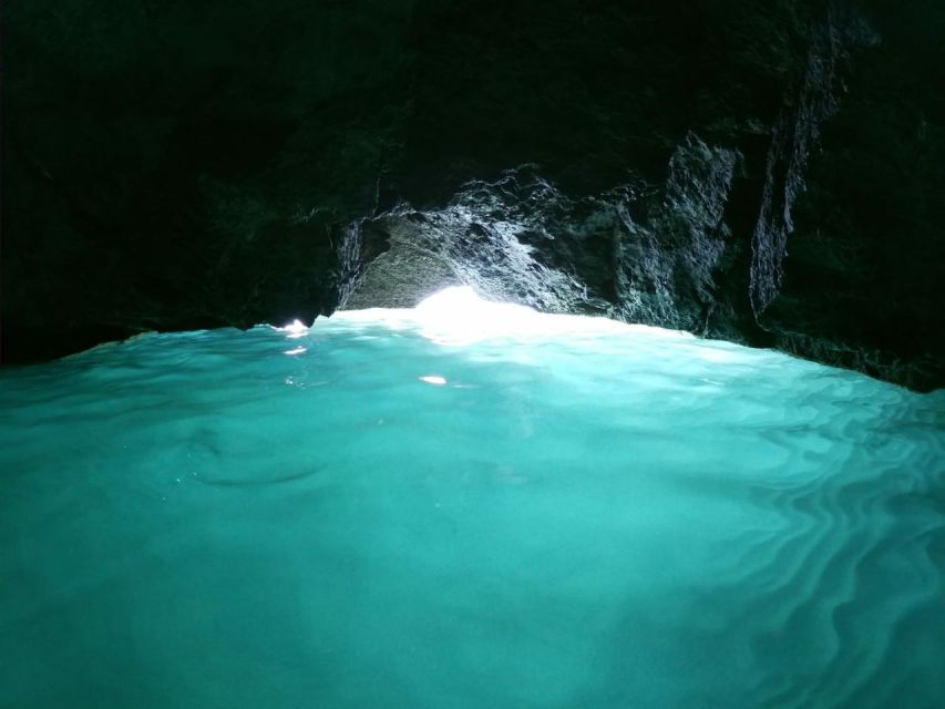 Ischia: Island Boat Tour with Neapolitan Lunch & Snorkeling - Cartaromana and the Aragonese Castle