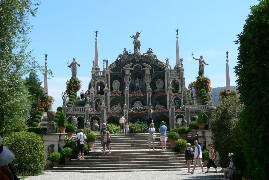 Isola dei Pescatori and Isola Bella Hop-on Hop-off Boat - Isola Bella and the Borromeo palace visit