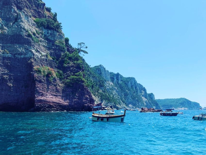 La Spezia: Cinque Terre and Portovenere Full-Day Boat Tour - Riomaggiore and Manarola from offshore