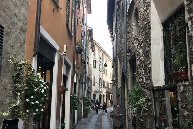 Lake Como: eBike City Tour Guided by an iPad and a Tour Leader - Teatro Sociale and Villa Bernasconi