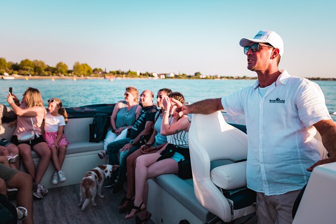 Lake Garda Mini Cruise: Sirmione Peninsula - Meeting beside Scaligero Castle