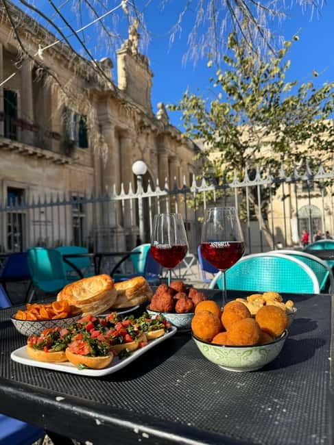 Lecce: Guided Street Food Walking Tour with Food and Wine - Key points to know before booking