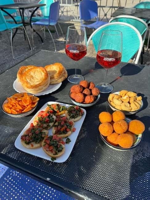 Lecce: Guided Street Food Walking Tour with Food and Wine - Walking toward Piazza del Duomo