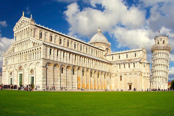 Livorno Shore Excursion: Pisa & Florence in One Day - Piazza della Repubblica: a pause in the city center
