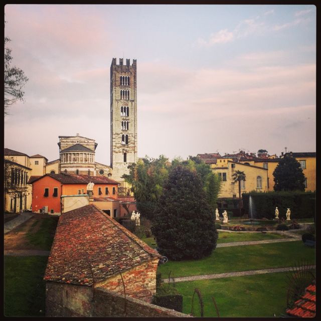 Lucca: 2-Hour City Center Walking Tour - Torre delle Ore and Torre Guinigi