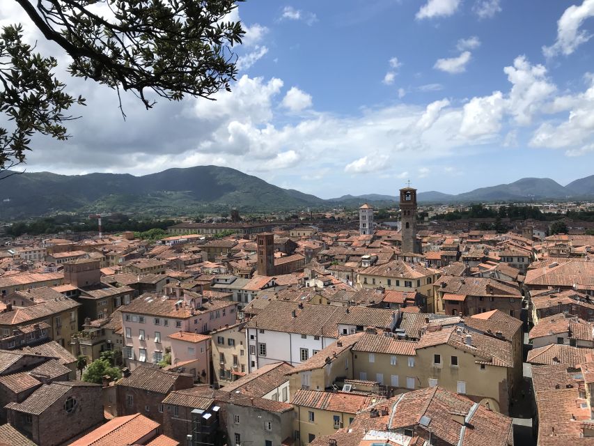 Lucca: 2-Hour City Center Walking Tour - Lucca Cathedral and the optional €3 interior visit
