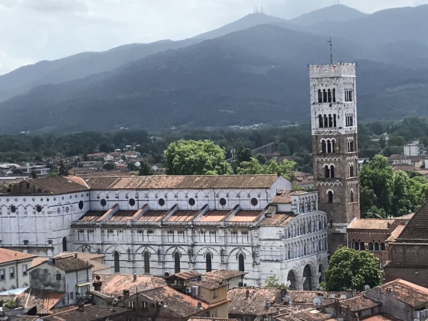 Lucca: 2-Hour City Center Walking Tour - San Michele and Lucca’s Romanesque character