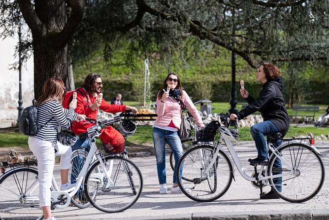 Lucca Bikes and Bites with food tastings for Small Groups or Private - Piazza Napoleone and the final gelato