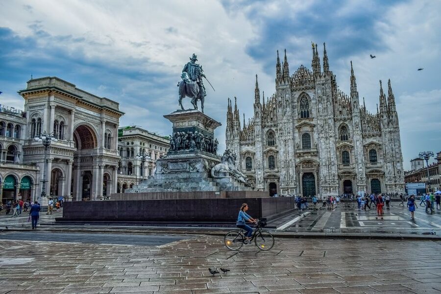 Milan by Night 2-Hour Walking Tour - Finishing in front of the Duomo