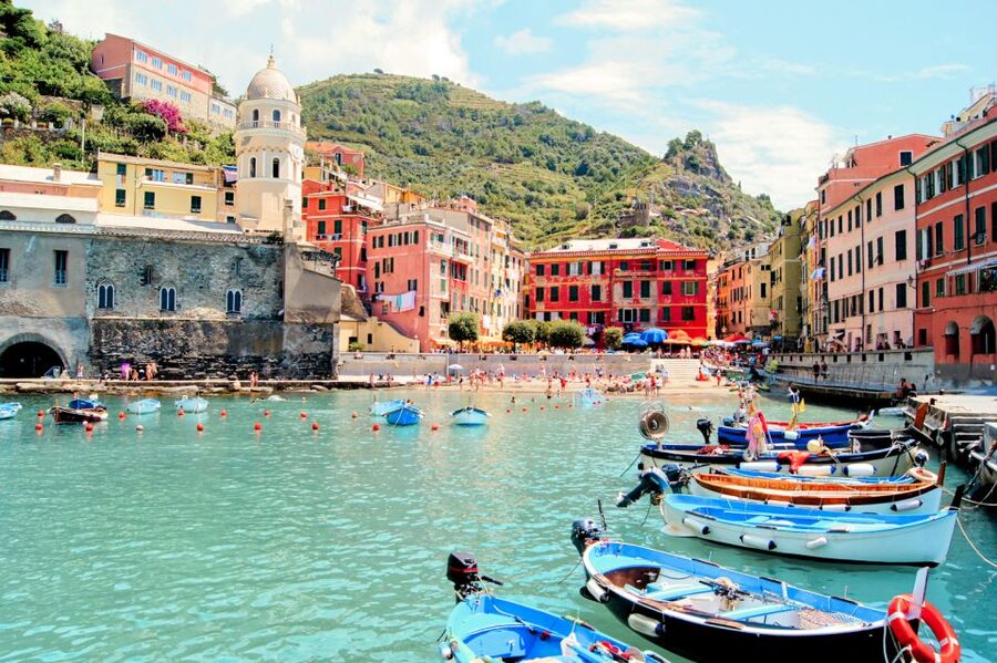 Milan: Cinque Terre Full-Day Guided Trip With Cruise - Manarola, steep lanes and postcard views