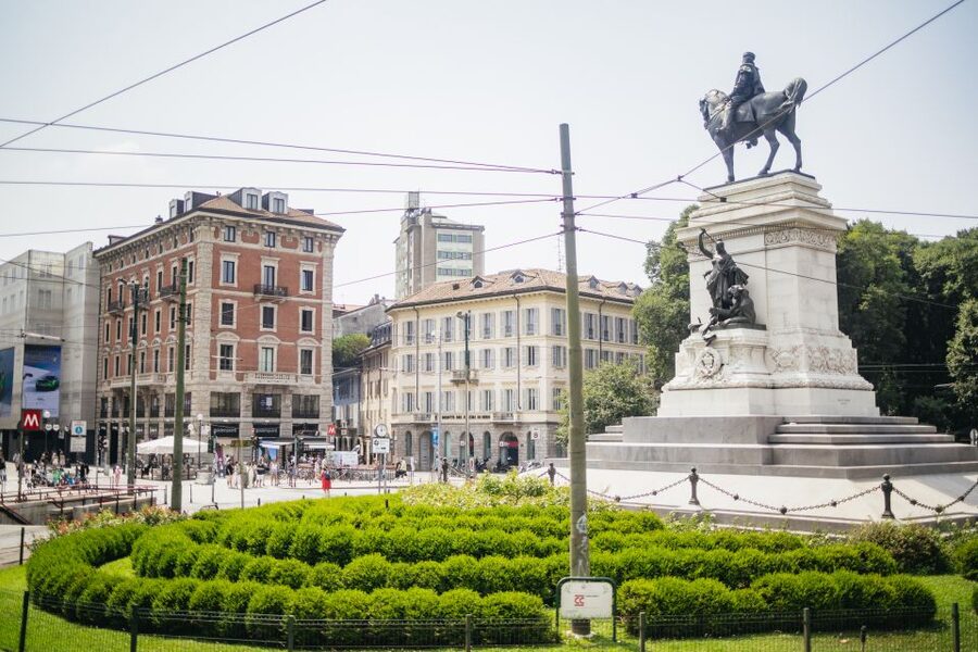 Milan: City Sightseeing Hop-On Hop-Off Bus with Audio Guide - Why this bus works well in Milan