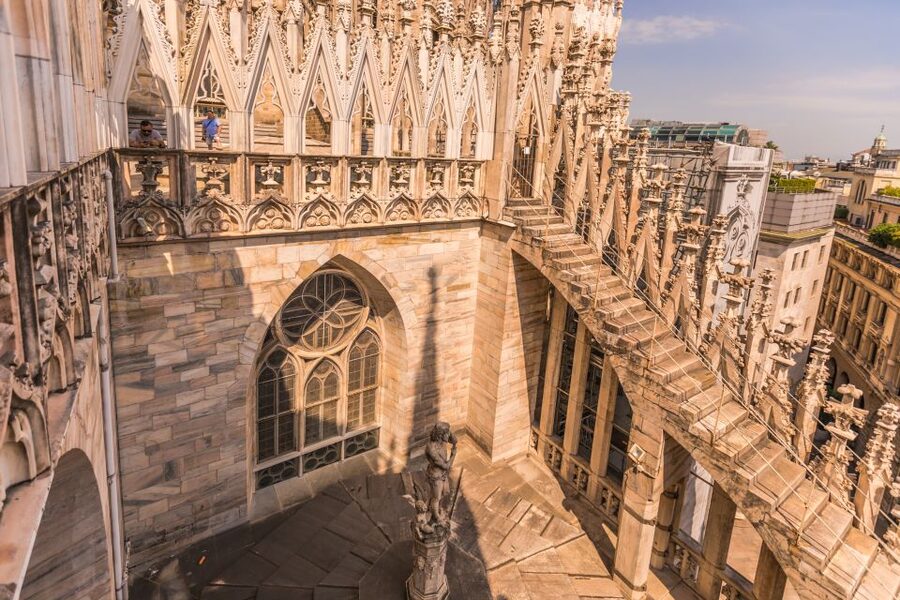 Milan Duomo and Rooftop 2-Hour Guided Tour - Entering the Cathedral Directly from the Roof