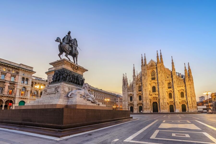 Milan: Duomo & Rooftop Tour with Optional Hop-On Hop-Off Bus - Why the Milan Duomo Deserves Your Time