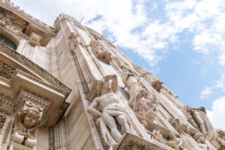 Milan: Duomo & Rooftop Tour with Optional Hop-On Hop-Off Bus - Guides Make the Difference