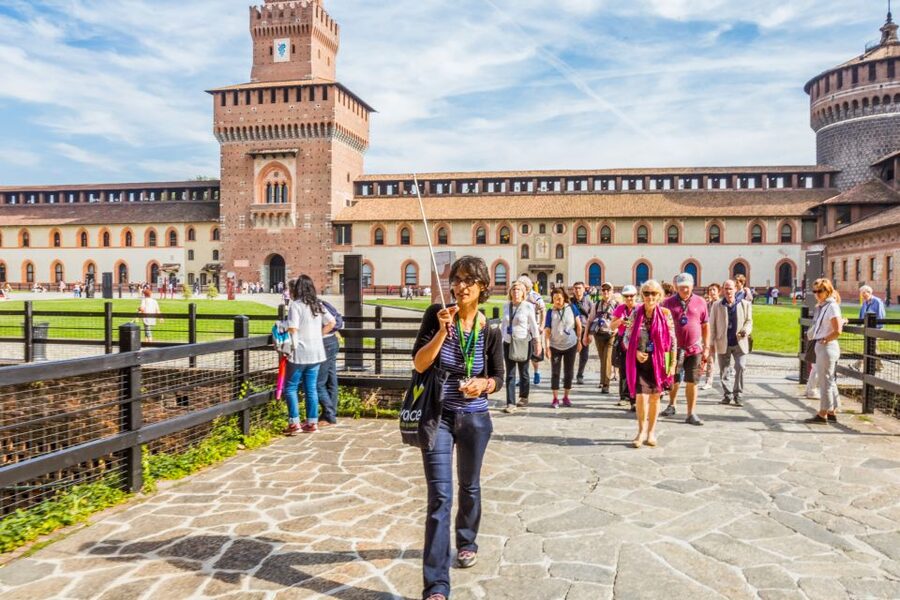Milan: Guided Walking Tour & Last Supper Visit with Ticket - Sforza Castle and its broad historical sweep