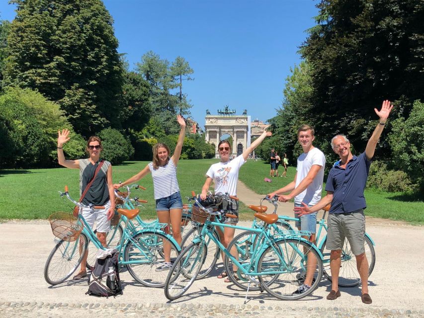 Milan: Highlights and Hidden Gems Guided Bike Tour - Bikes, pace, and group comfort