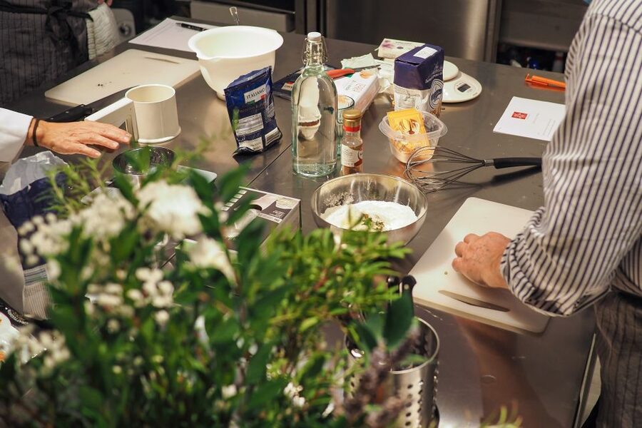 Milan: Italian Cooking Class with Food and Wine - Chef Ilaria’s teaching style