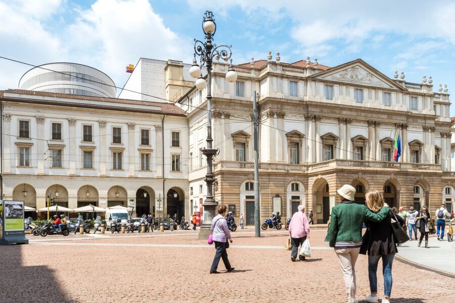 Milan: La Scala Theater & Museum Guided Experience - Pace, group size, and what one hour feels like