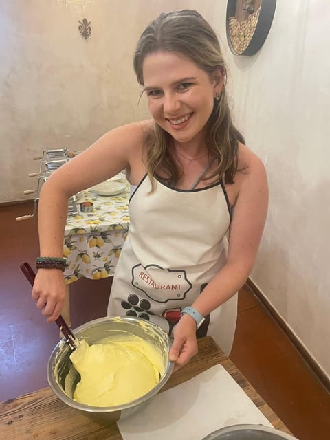 Milan: Pasta and Tiramisu Cooking Class with Wine - The sauces and the part you do not cook