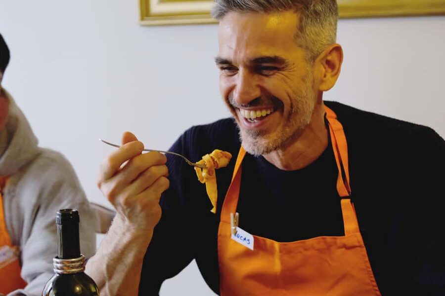Milan: Pasta, Ravioli, and Gelato Class in a Glamorous Home - Choosing between tiramisu and gelato