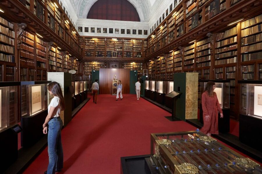 Milan: Pinacoteca Ambrosiana and San Sepolcro Crypt Ticket - How much time to allow inside the Pinacoteca