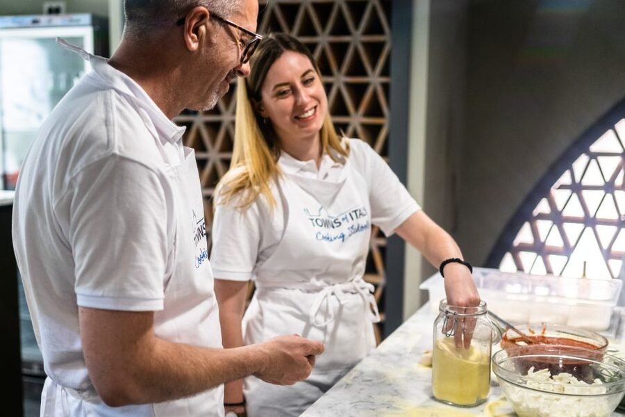 Milan: Pizza or Pasta and Gelato-Making Class with Wine - Key points at a glance