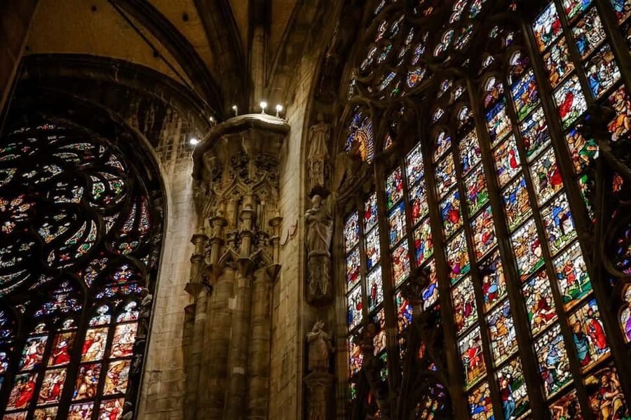 Milan: Priority Access Duomo and Rooftop Tour - What the local guides add