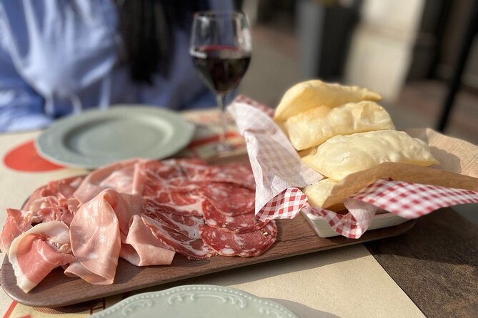 Milan's Authentic Street Food tour: A Gourmet Experience - Why this food walk is different from a central Milan lunch