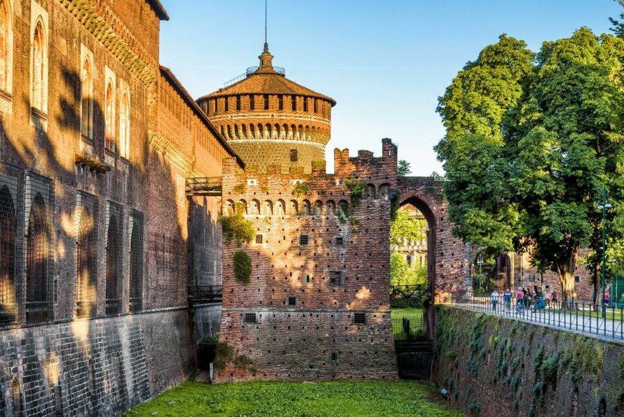 Milan: Sforza Castle Entry Ticket with Digital Audio Guide - Walking through the fortress and courtyards